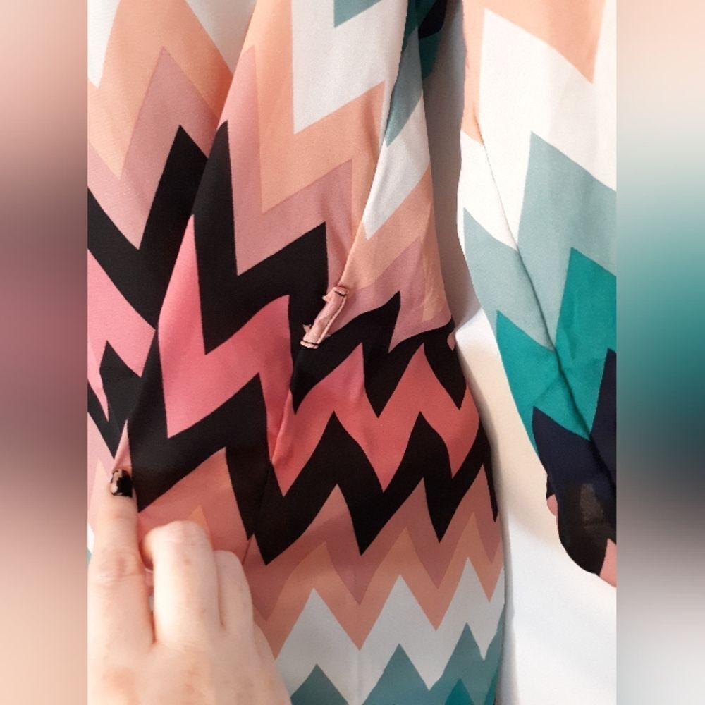 Rue 21 chevron Lightweight mini dress - Picture 3 of 6